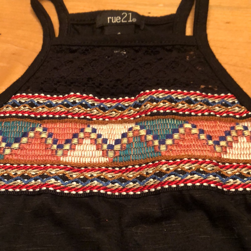 RUE21 (EUC) Women’s Black Halter Tank Top. Size Small.